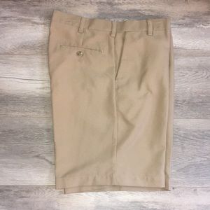 Men’s golf shorts